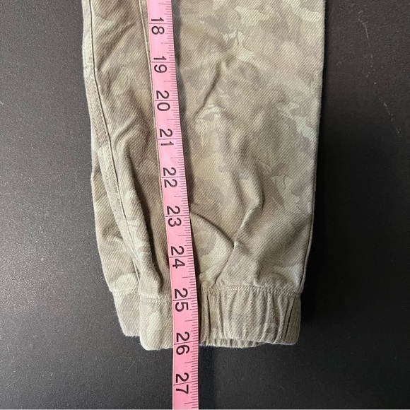 Athleta pants Women Size 0 joggers Farallon Green Printed Camo Drawstring b9 - Picture 7 of 11